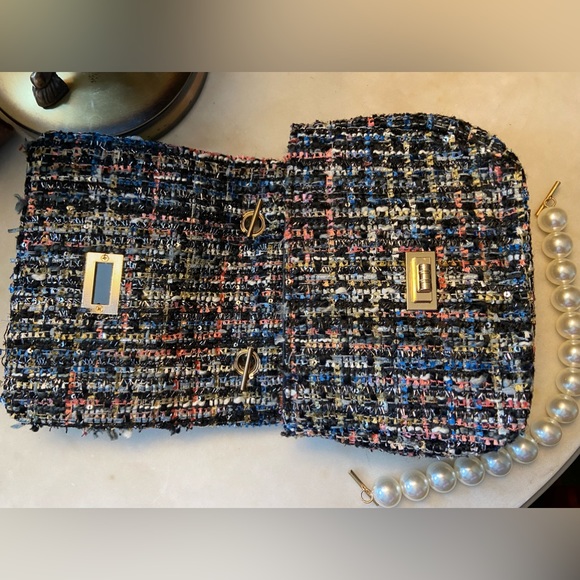 Designer inspired colored tweed with silver, and pearl strap handle. - Picture 9 of 10